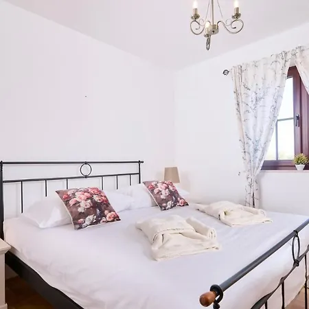 Bellissima By 招待所